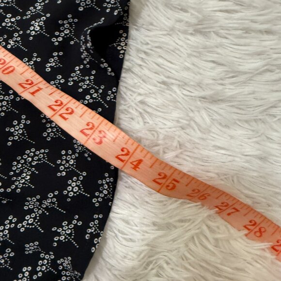 NWT Women Loft Sleeveless Lightweight Blouse in Navy Blue Size Small - Picture 4 of 8